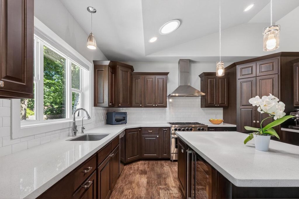 Photo of 524 N Sherman AVENUE, Madison, WI 53704 (MLS # 2024703)