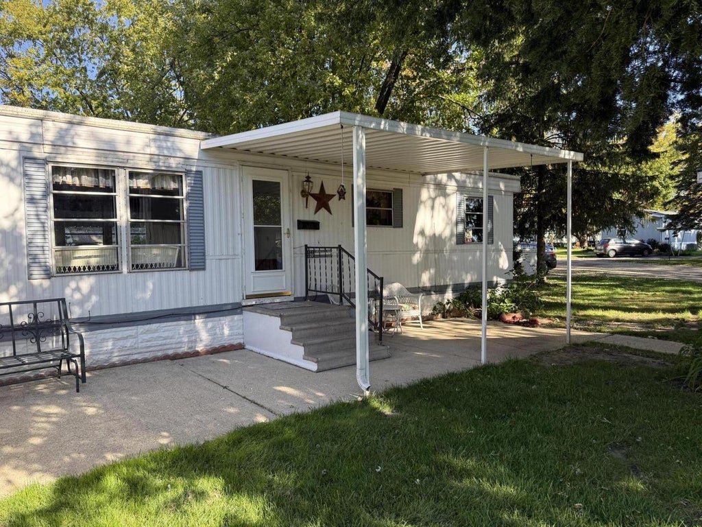 Photo of 1448 Meadow LANE, Burlington, WI 53105 (MLS # 1984045)