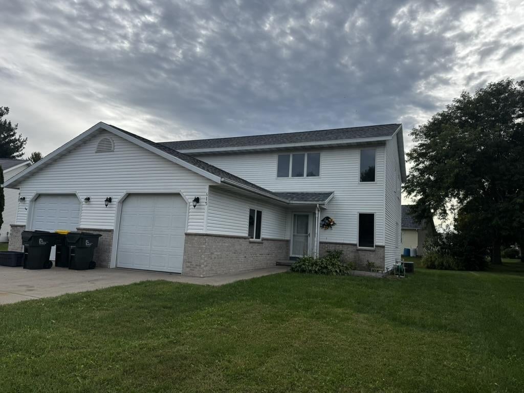 Photo of 615 Eagle Crest COURT, Prairie Du Sac, WI 53578 (MLS # 2034960)