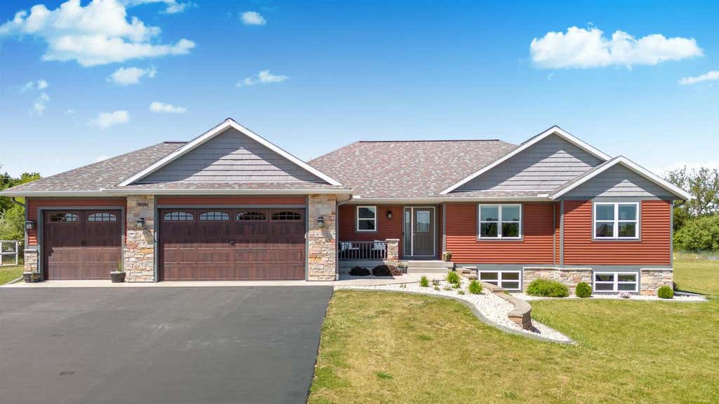 Photo of W7431 White Oak RUN, Pardeeville, WI 53954 (MLS # 2024958)