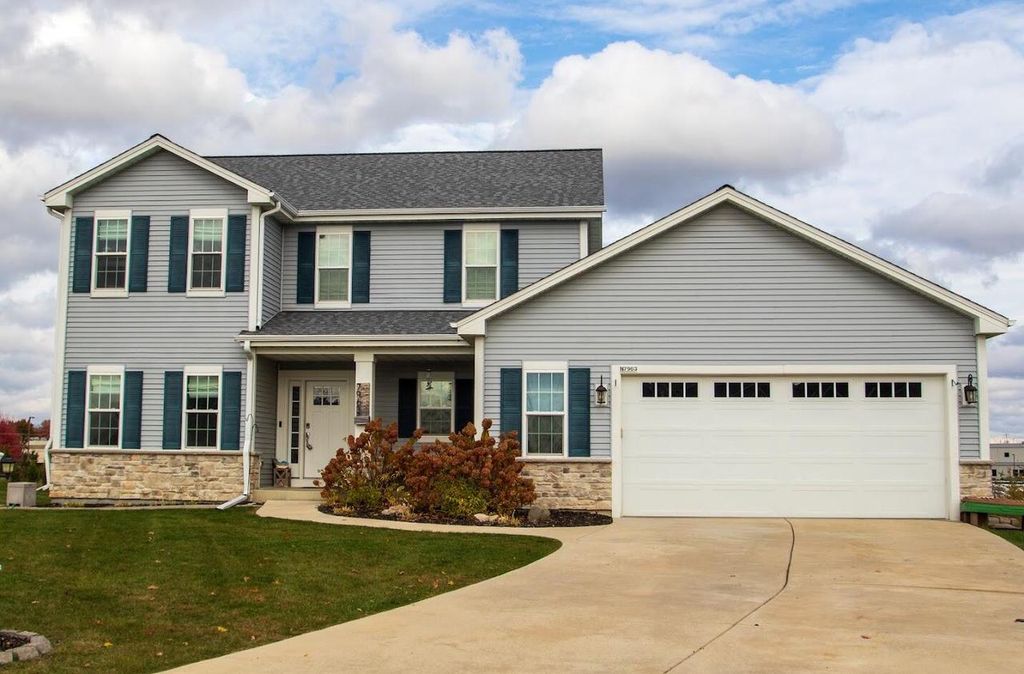 Photo of N7963 Forest DRIVE, Ixonia, WI 53036 (MLS # 1941604)