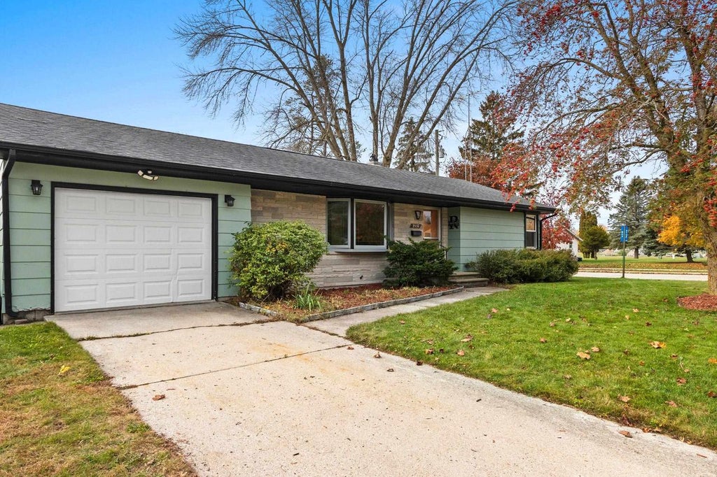 Photo of 2537 39th STREET, Two Rivers, WI 54241 (MLS # 50335096)