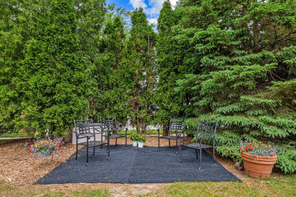Photo of 7210 W Morgan AVENUE, Milwaukee, WI 53220 (MLS # 1963631)