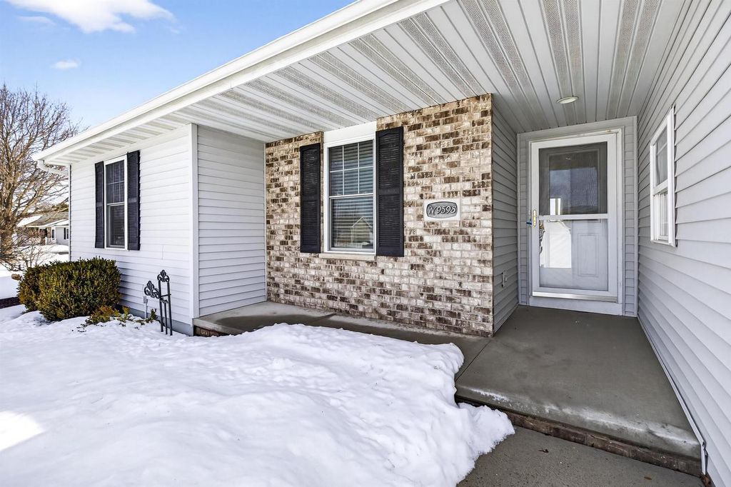Photo of N9598 Chadbury LANE, Appleton, WI 54915 (MLS # 50322561)