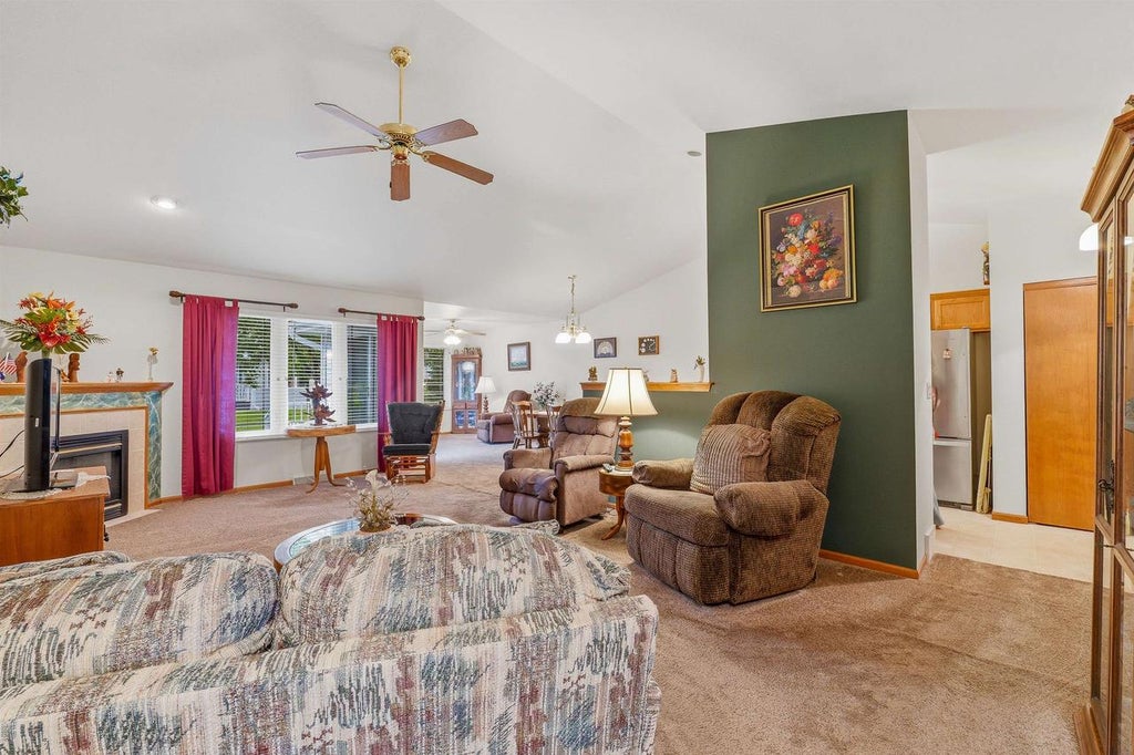 Photo of 456 Wyldewood DRIVE #B, Oshkosh, WI 54904 (MLS # 50332452)