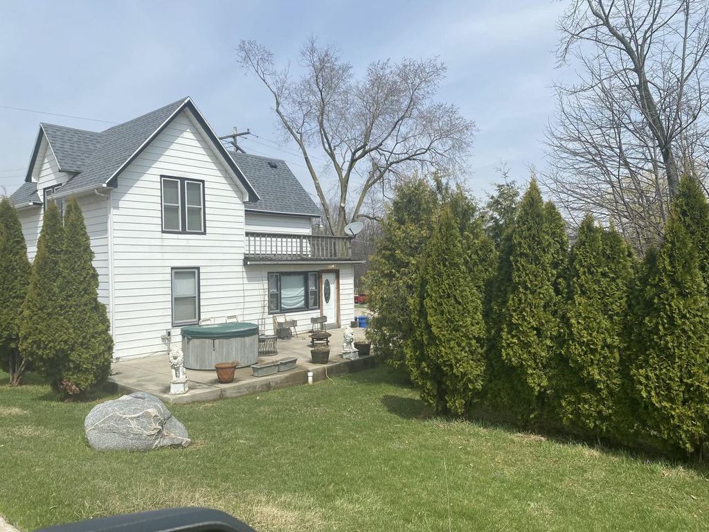 Photo of 1810 Washington AVENUE, Cedarburg, WI 53012 (MLS # 1941539)