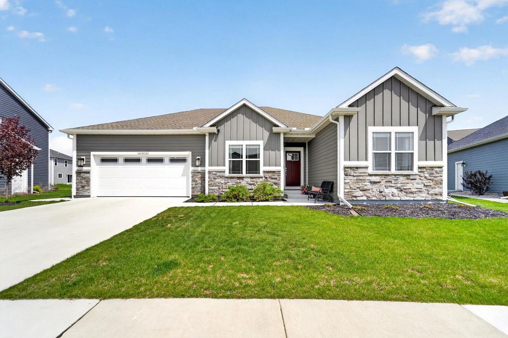 Photo of N67W25380 Aspen LANE, Sussex, WI 53089 (MLS # 1971042)