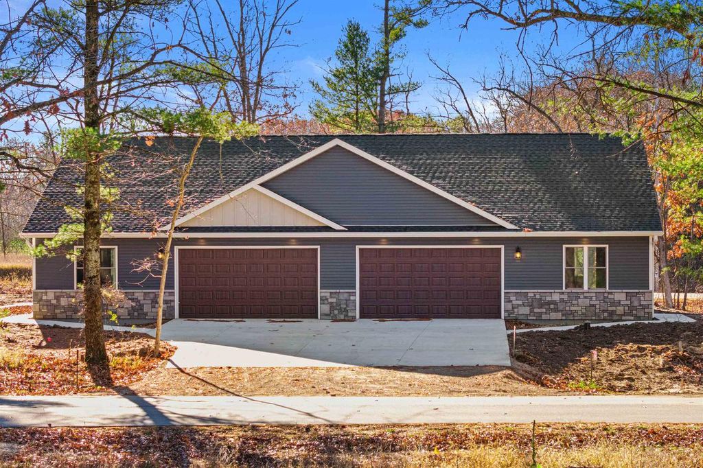 Photo of W6513 Woodhaven CIRCLE, Wautoma, WI 54982 (MLS # 50318479)