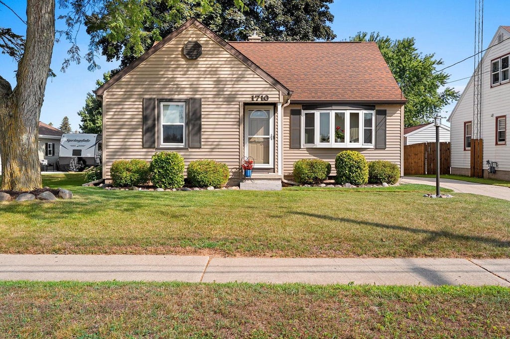 Photo of 1710 Viebahn STREET, Manitowoc, WI 54220 (MLS # 1979529)