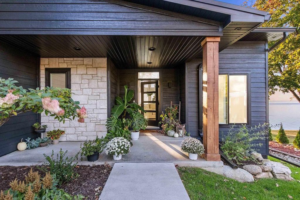 Photo of N6633 Harrison ROAD, Hilbert, WI 54129 (MLS # 50316602)