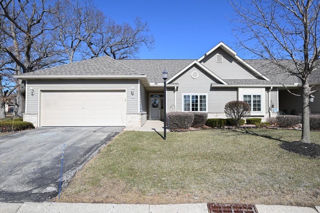 Photo of 5347 S Butterfield WAY, Greenfield, WI 53221 (MLS # 1955068)