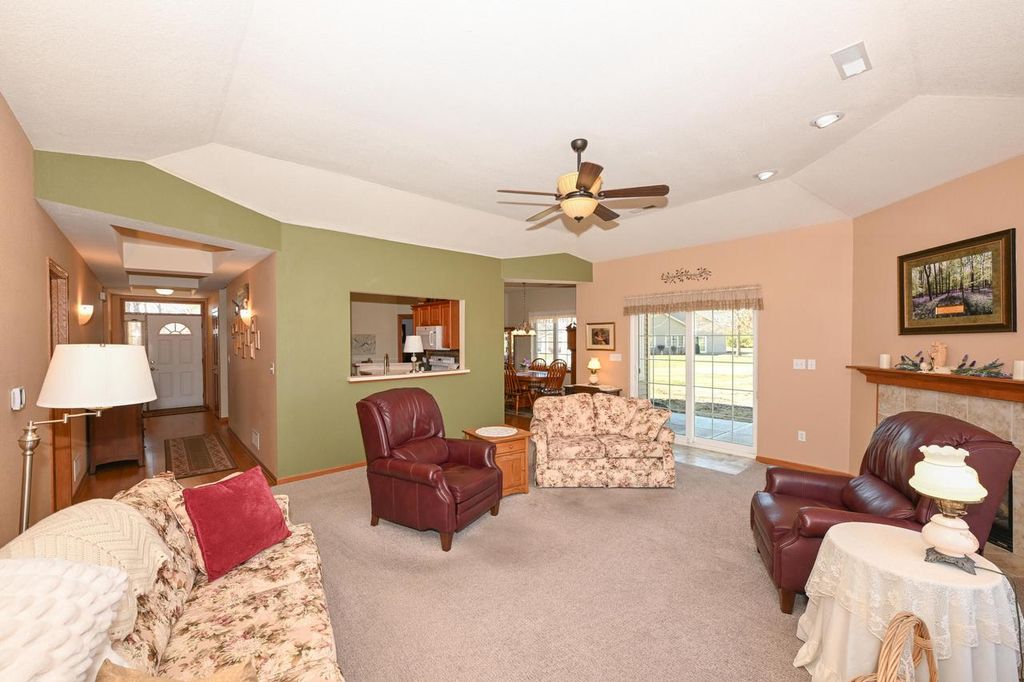 Photo of 5347 S Butterfield WAY, Greenfield, WI 53221 (MLS # 1955068)