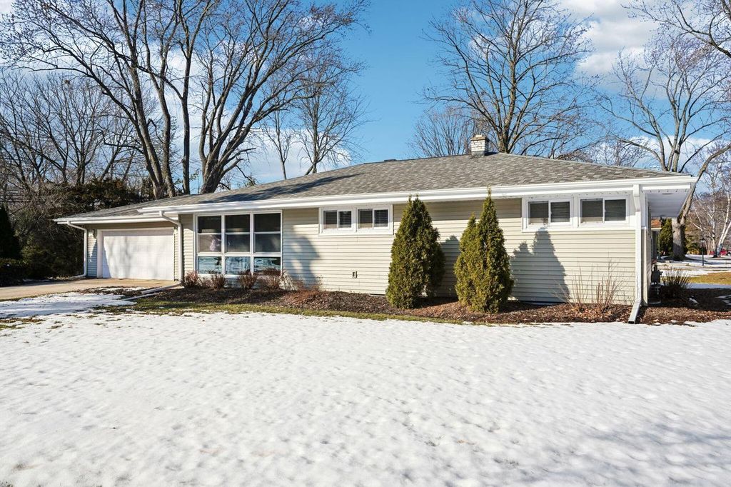 Photo of 12660 Pinewood ROAD, Brookfield, WI 53005 (MLS # 1950700)