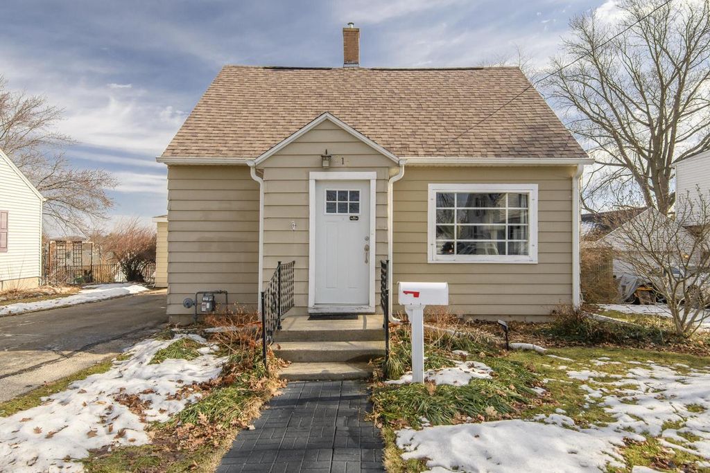 Photo of 217 Fremont STREET, Watertown, WI 53098 (MLS # 1950963)