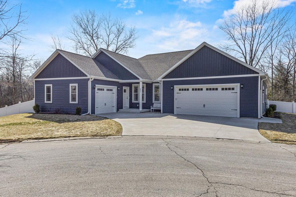 Photo of 631 Fiddlehead COURT, Green Lake, WI 54941 (MLS # 2019466)