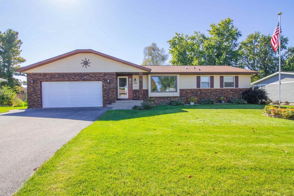Photo of 532 Santa Maria DRIVE, Arlington, WI 53911 (MLS # 2034143)