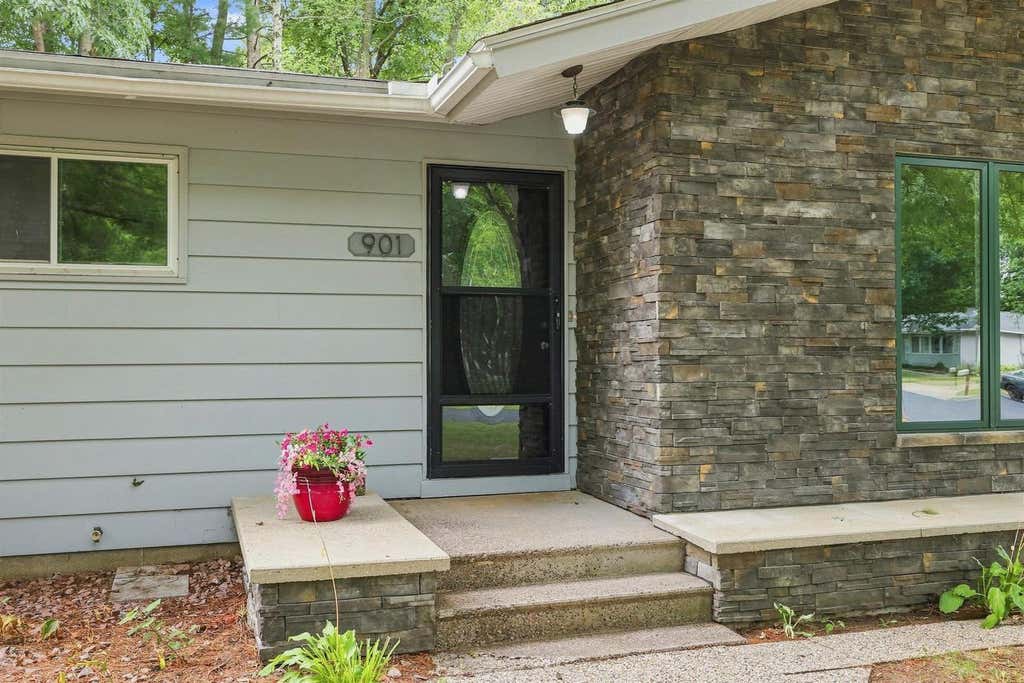 Photo of 901 Harlyn AVENUE, Rothschild, WI 54474 (MLS # 22603902)