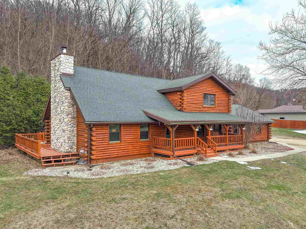 Photo of 8986 Waterford STREET, Sauk City, WI 53583 (MLS # 2017764)