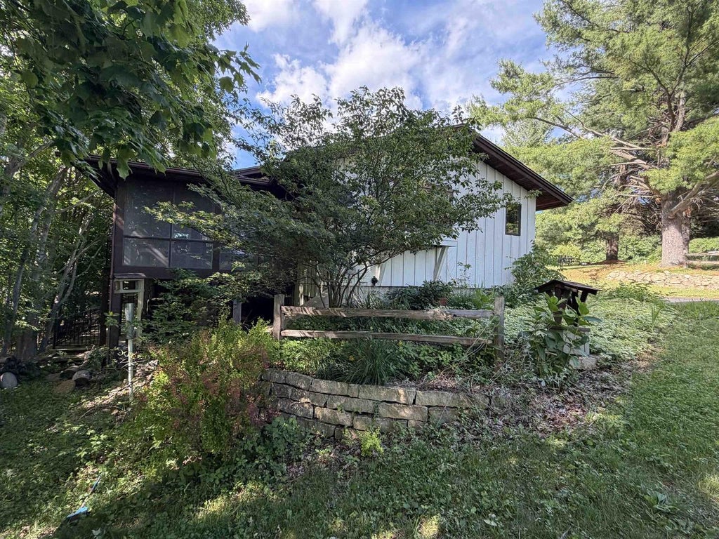 Photo of E2672 Remington DRIVE, La Valle, WI 53941 (MLS # 2026895)