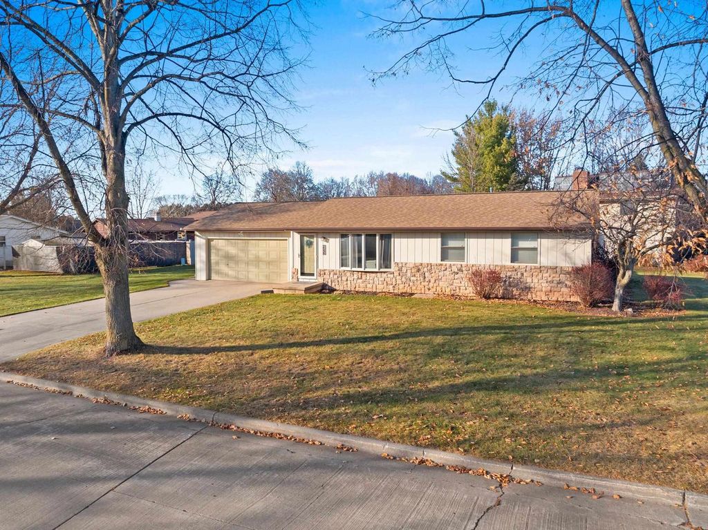 Photo of 2539 Heather ROAD, Green Bay, WI 54311 (MLS # 50318579)