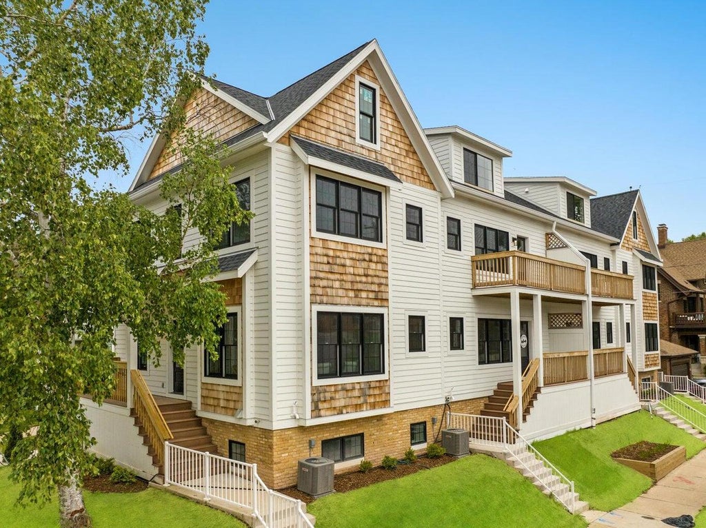 Photo of 2604 E Park PLACE #1, Milwaukee, WI 53211 (MLS # 1973439)