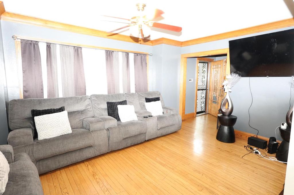 Photo of 4064 N 24th STREET, Milwaukee, WI 53209 (MLS # 1966143)