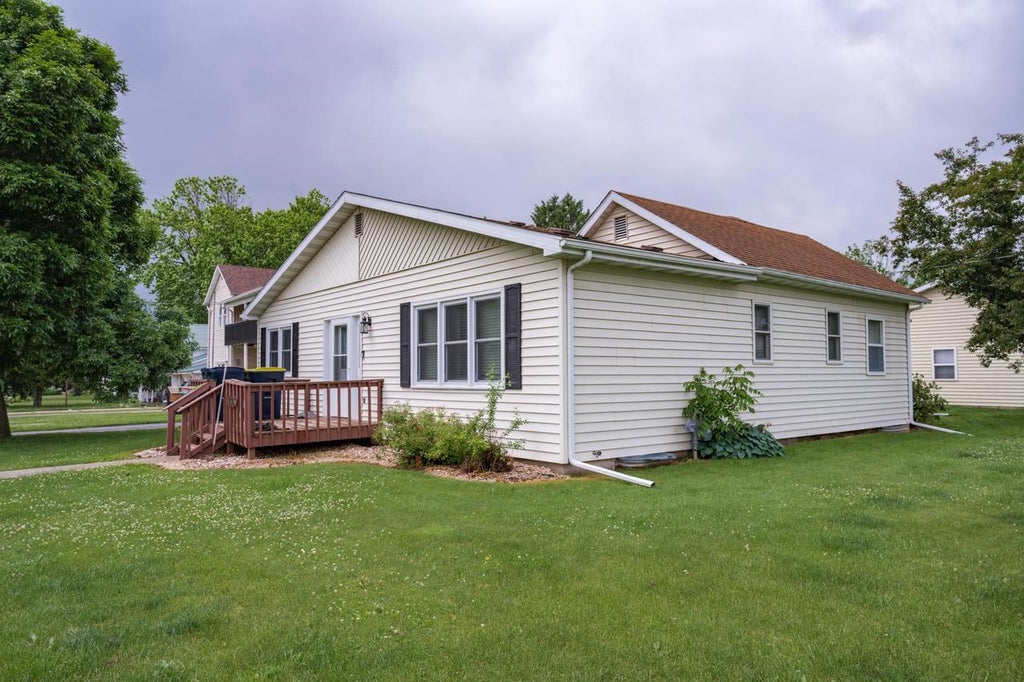 Photo of 1313 2nd Main STREET, Elroy, WI 53929 (MLS # 2025608)