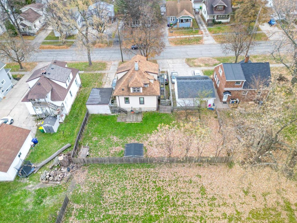 Photo of 324 S Roosevelt STREET, Green Bay, WI 54301 (MLS # 50318637)