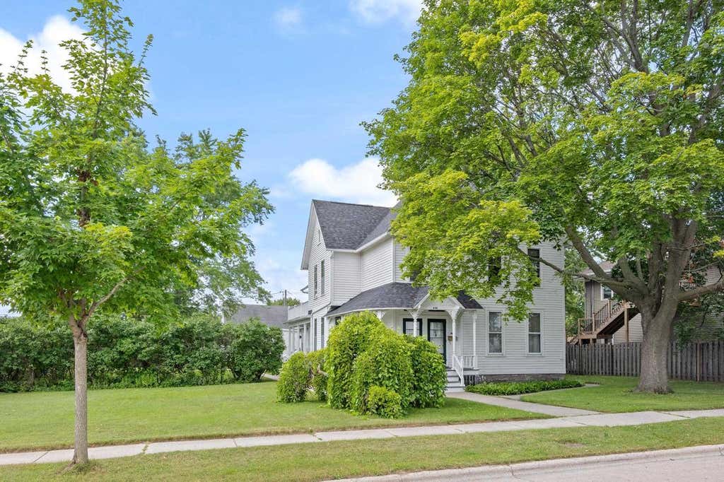 Photo of 910 Cherry STREET, Green Bay, WI 54301 (MLS # 50329798)