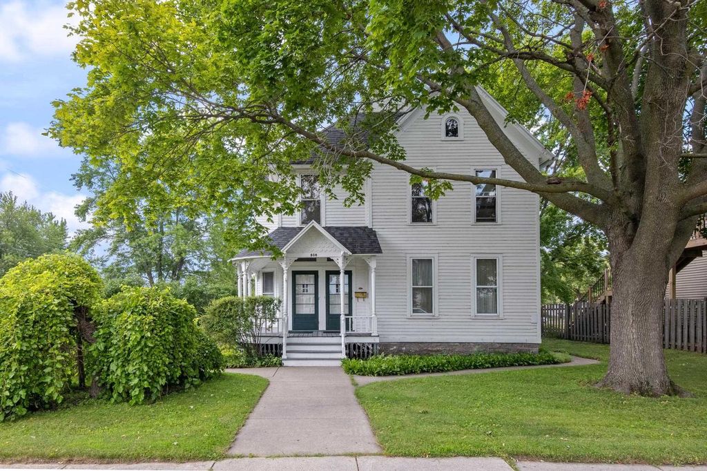 Photo of 910 Cherry STREET, Green Bay, WI 54301 (MLS # 50329798)