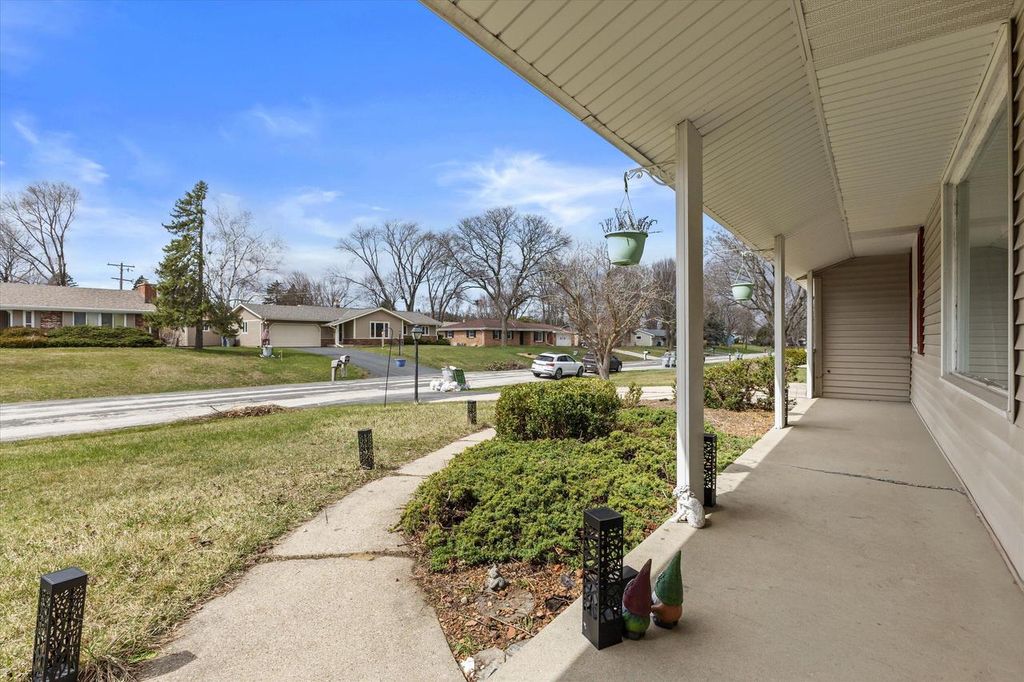 Photo of 7014 N 97th STREET, Milwaukee, WI 53224 (MLS # 1956567)