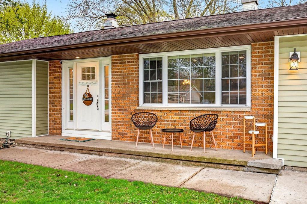 Photo of 1396 Fatima STREET, Menasha, WI 54942 (MLS # 50324440)