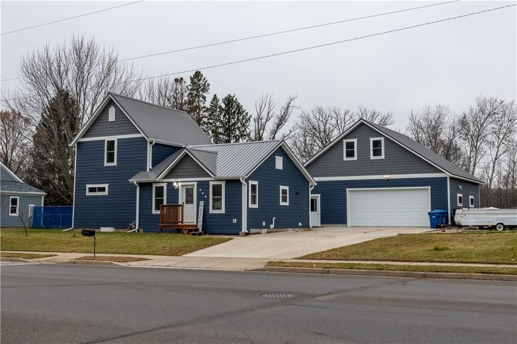 Photo of 338 Wisconsin AVENUE, Rice Lake, WI 54868 (MLS # 1597299)