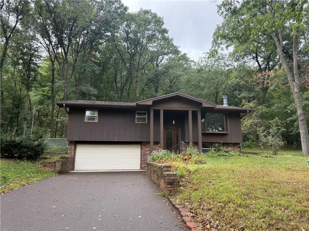 Photo of 1924 Noble DRIVE, Eau Claire, WI 54703 (MLS # 1595807)