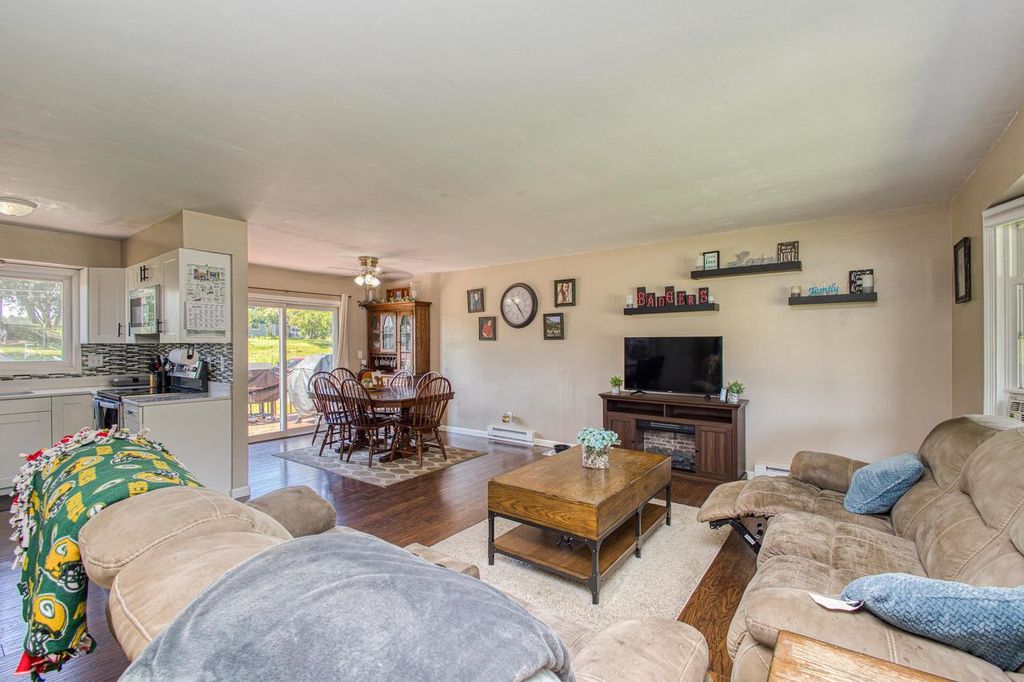Photo of 505 W North STREET, Dodgeville, WI 53533 (MLS # 2028185)