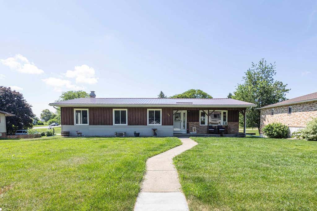 Photo of 505 W North STREET, Dodgeville, WI 53533 (MLS # 2028185)