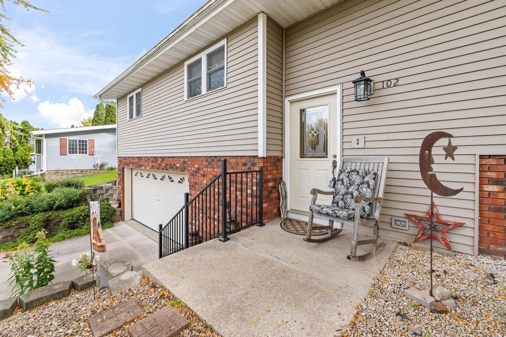 Photo of 102 Birch LANE, Hartford, WI 53027 (MLS # 1984435)