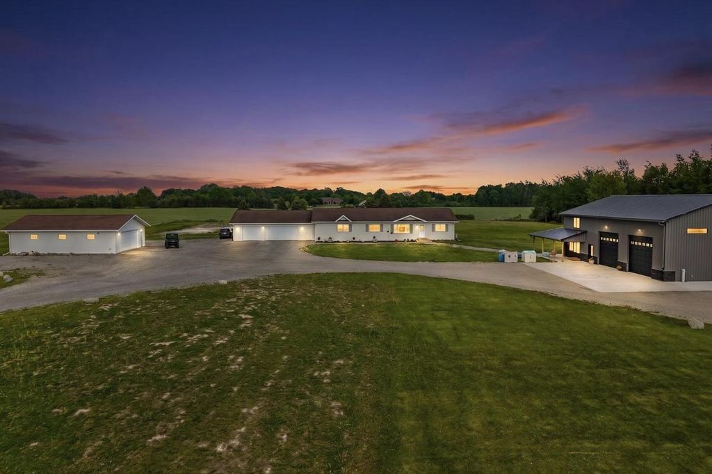 Photo of 1254 S Overland ROAD, De Pere, WI 54115 (MLS # 50326237)