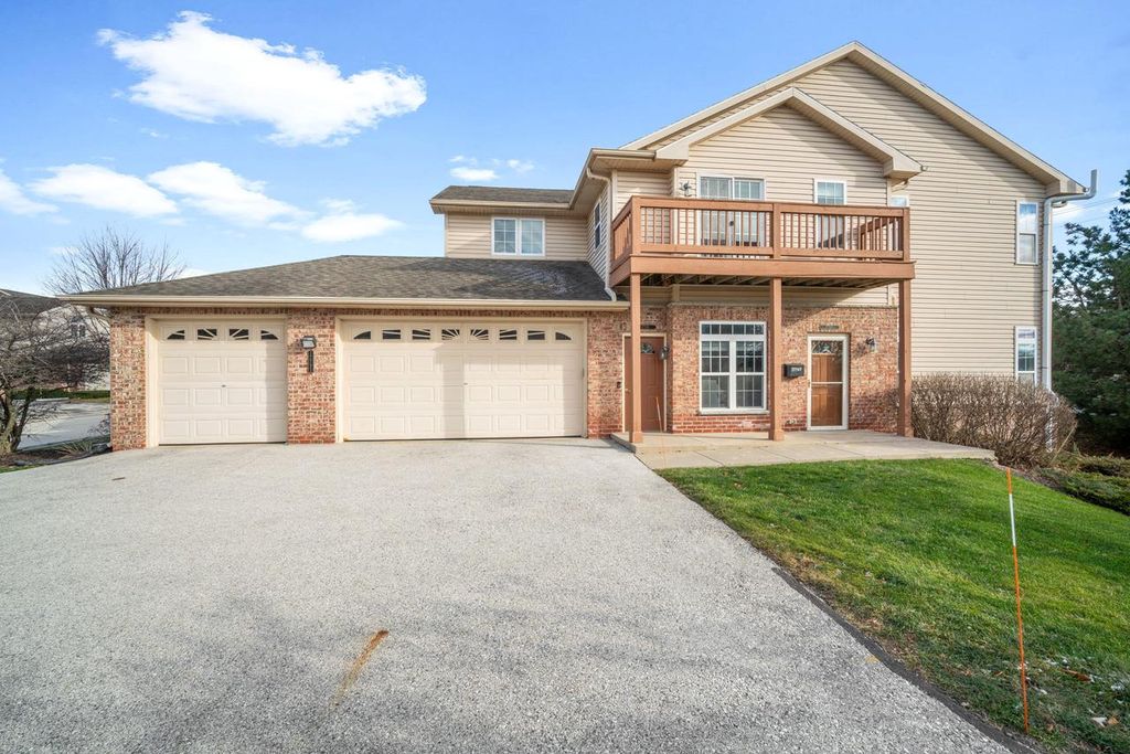 Photo of 17795 W Jacobs DRIVE, New Berlin, WI 53146 (MLS # 1944146)