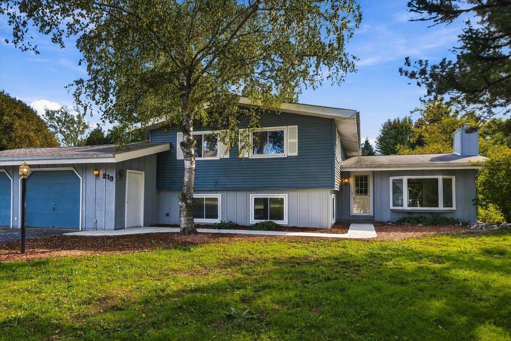 Photo of 213 Rose LANE, Belgium, WI 53004 (MLS # 1984690)