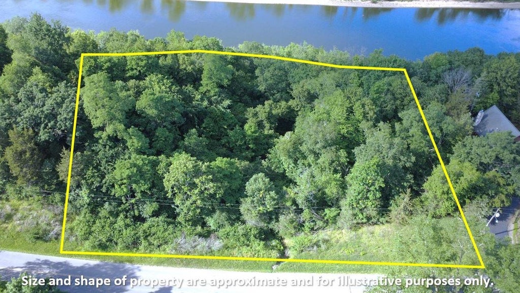 Photo of L16-L18 HILLSIDE DRIVE, Wisconsin Dells, WI 53965 (MLS # 2032983)