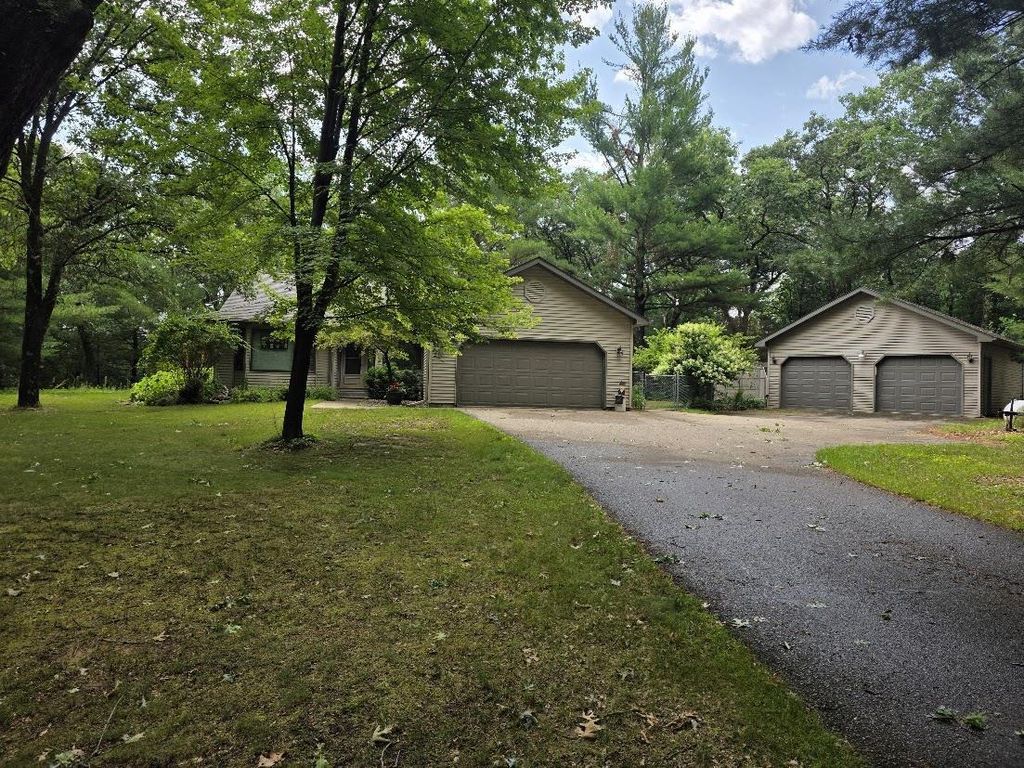 Photo of N3405 Oaklawn COURT, Wautoma, WI 54982 (MLS # 50328909)