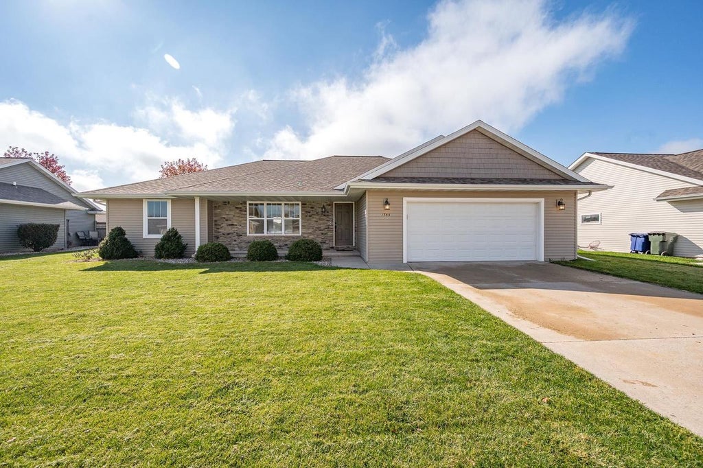 Photo of 1753 Galway LANE, De Pere, WI 54115 (MLS # 50334697)