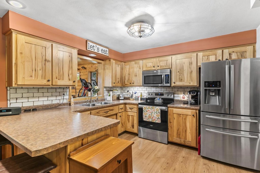 Photo of 1261 Gavin ROAD, Neenah, WI 54956 (MLS # 50331320)