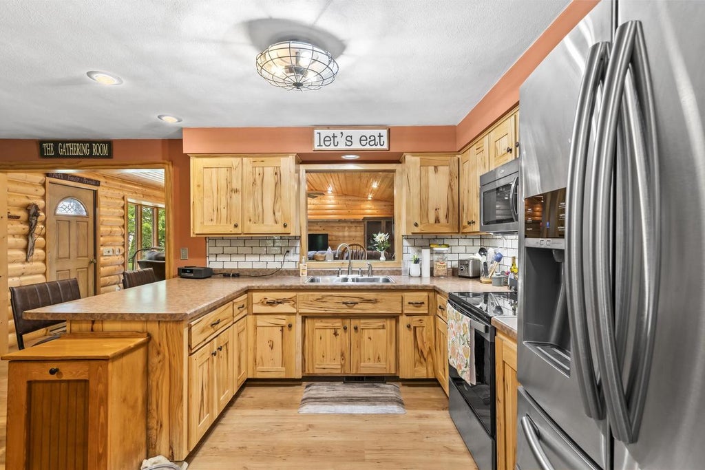 Photo of 1261 Gavin ROAD, Neenah, WI 54956 (MLS # 50331320)
