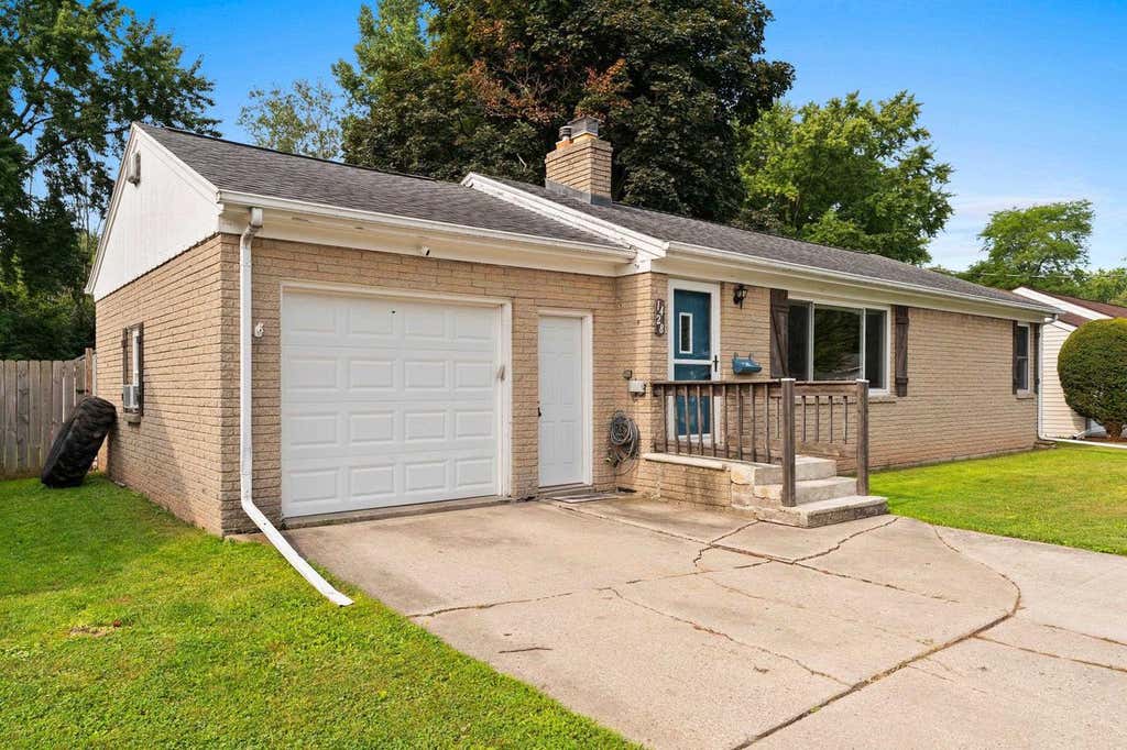 Photo of 1428 Hastings STREET, Green Bay, WI 54301 (MLS # 50330940)