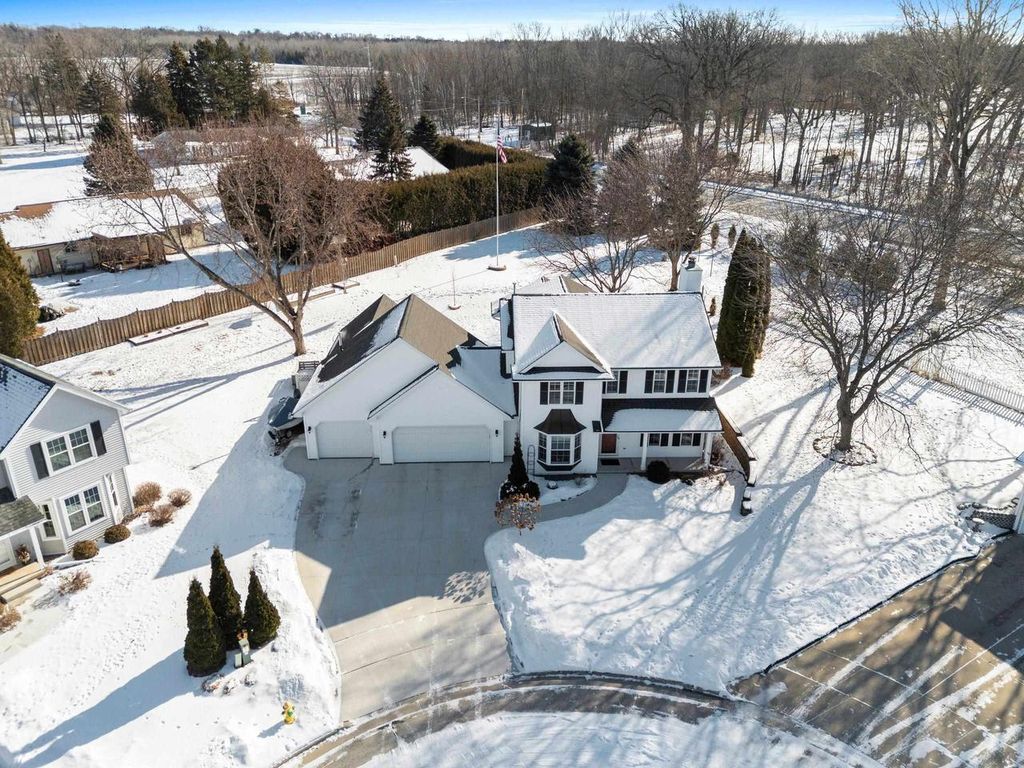 Photo of 2626 Shore Ridge COURT, Green Bay, WI 54311 (MLS # 50320750)