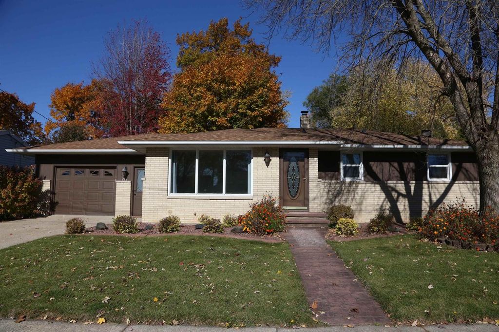 Photo of 216 E 17th STREET, Kaukauna, WI 54130 (MLS # 50317794)