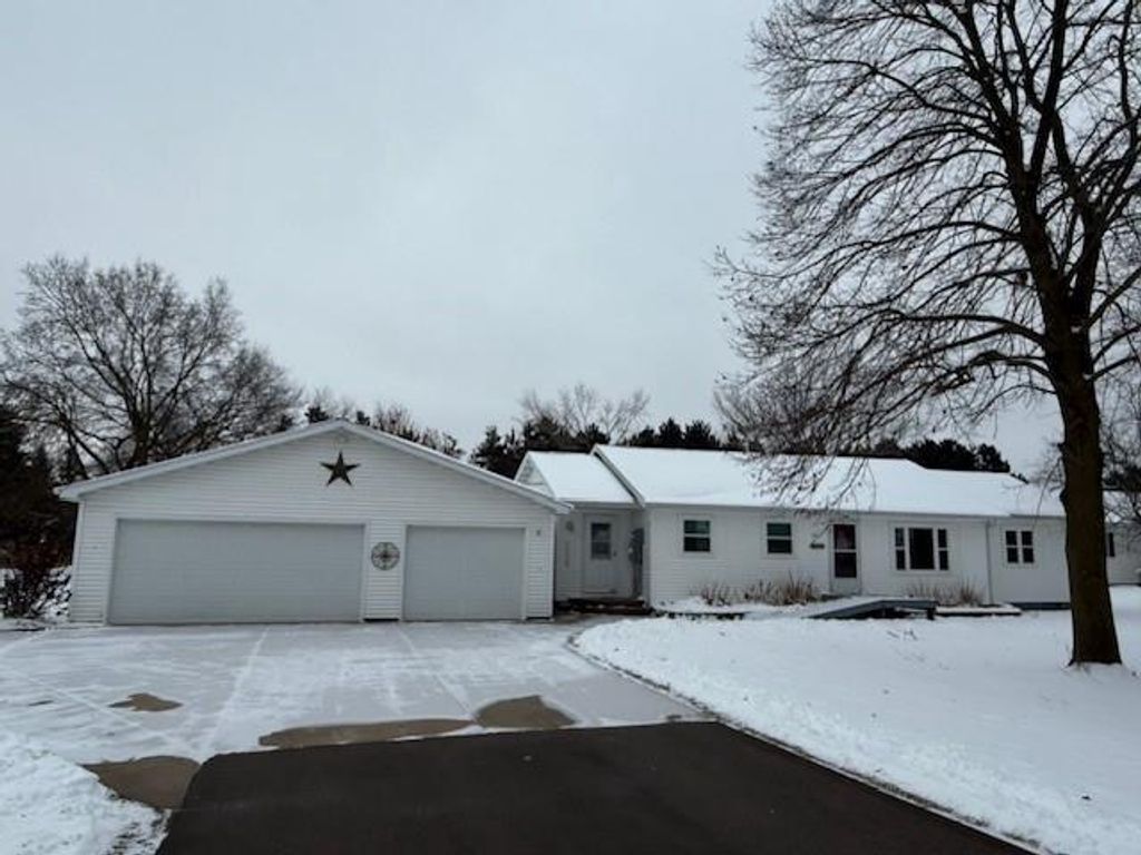 Photo of 5217 E Hamilton AVENUE, Eau Claire, WI 54701 (MLS # 1597061)
