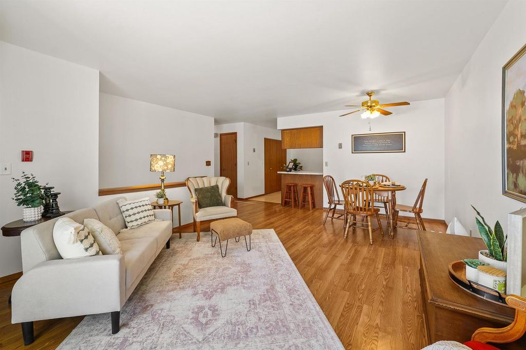 Photo of 49 University DRIVE, Fond Du Lac, WI 54935 (MLS # 50319711)